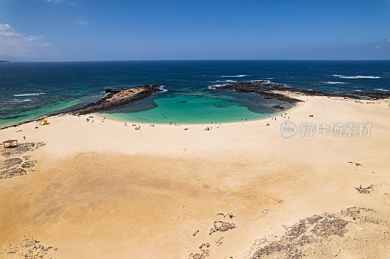 鸟瞰Playa De La Concha, El Cotillo, Fuerteventura，加那利群岛，西班牙。